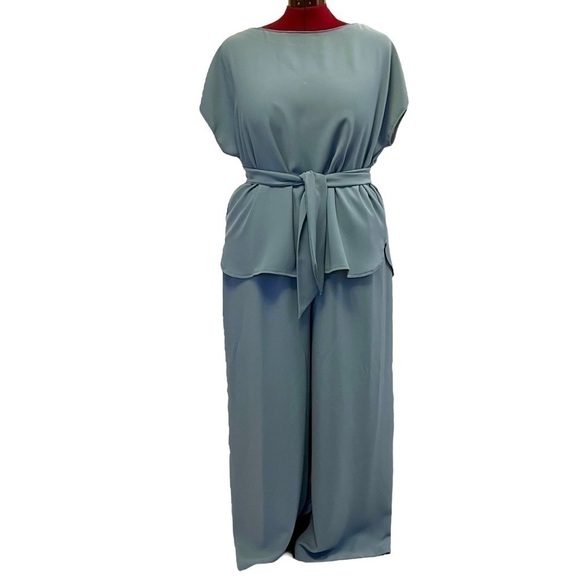 Co-ord Set: Hand Crafted Two-Piece Wide Leg Pant Suit - Picture 1 of 16